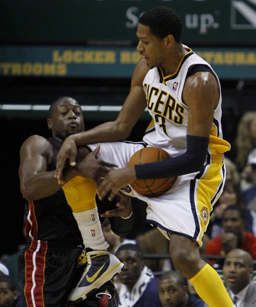 攻防两端更 攻防两端更