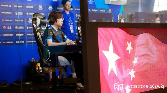 NBA采访丨字母哥：感谢詹姆斯说我在70年代一场能得250分 其实是275分.