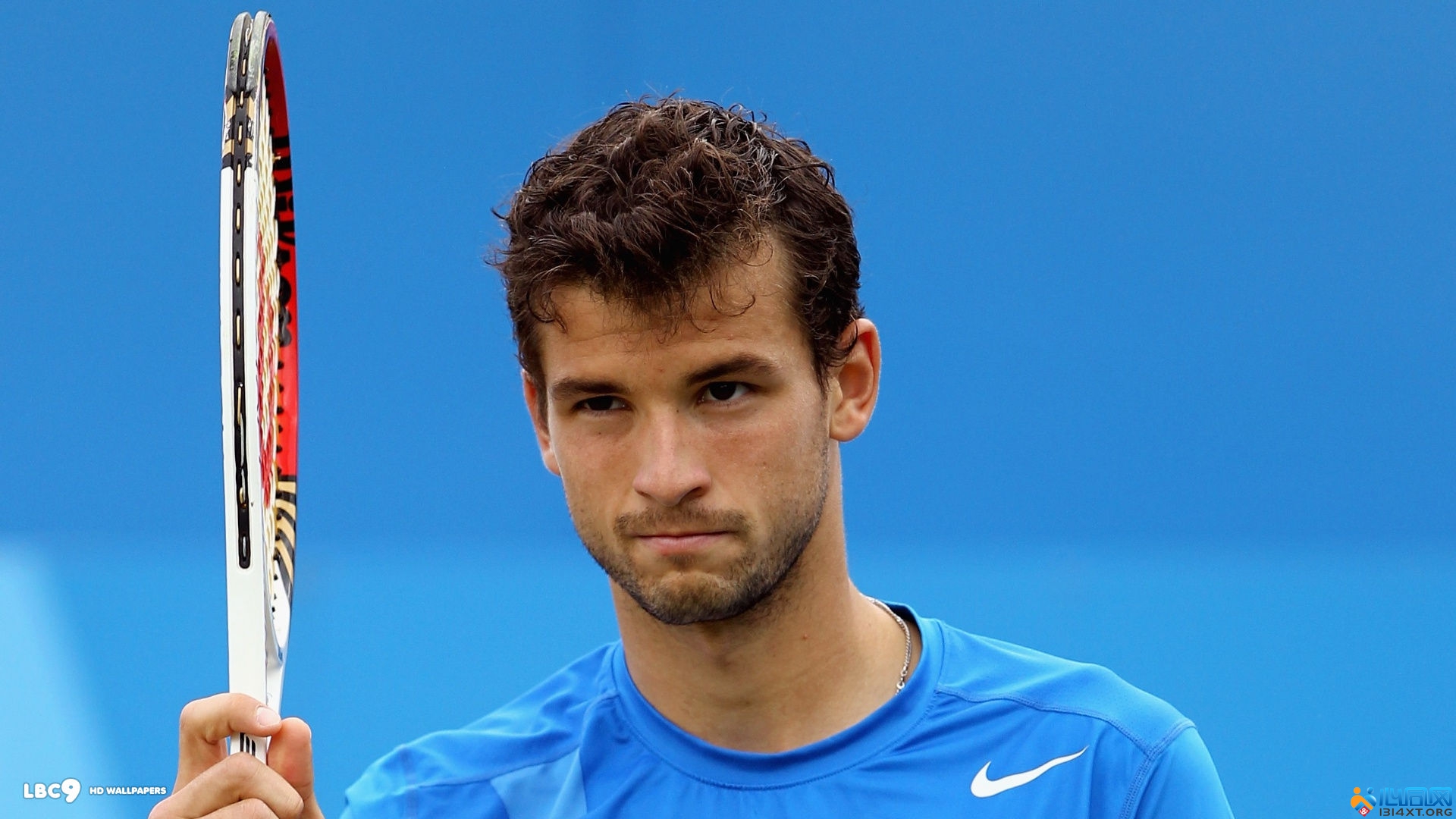 以其卓越的 以其卓越的